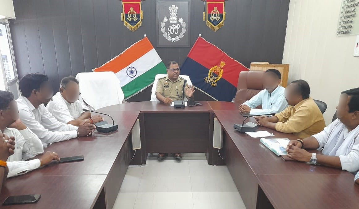 पुलिस अधीक्षक अमेठी महोदय द्वारा पुलिस कार्यालय में की गयी जनसुनवाई