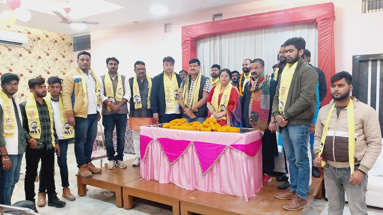 पार्टी की नीतियों को पदाधिकारी व कार्यकर्ता जन जन तक पहुंचाएं- अल्का पाण्डेय  सुभासपा राष्ट्रीय सचिव ने किया दो जनपद अमेठी व सुलतानपुर का भ्रमण  अमेठी के उल्टागढ़ के भव्य मंदिर में देव दर्शन कर लिया आशीर्वाद  सपा, आर.एल.डी. और बसपा के कार्यकर्ताओं ने थामा पार्टी का दामन