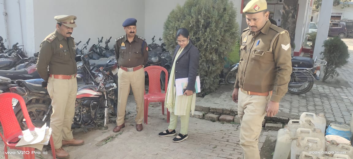 थाना जगदीशपुर पुलिस द्वारा 56 अभियोगों से संबंधित कुल 990 लीटर कच्ची शराब का किया गया विनष्टीकरण ।*