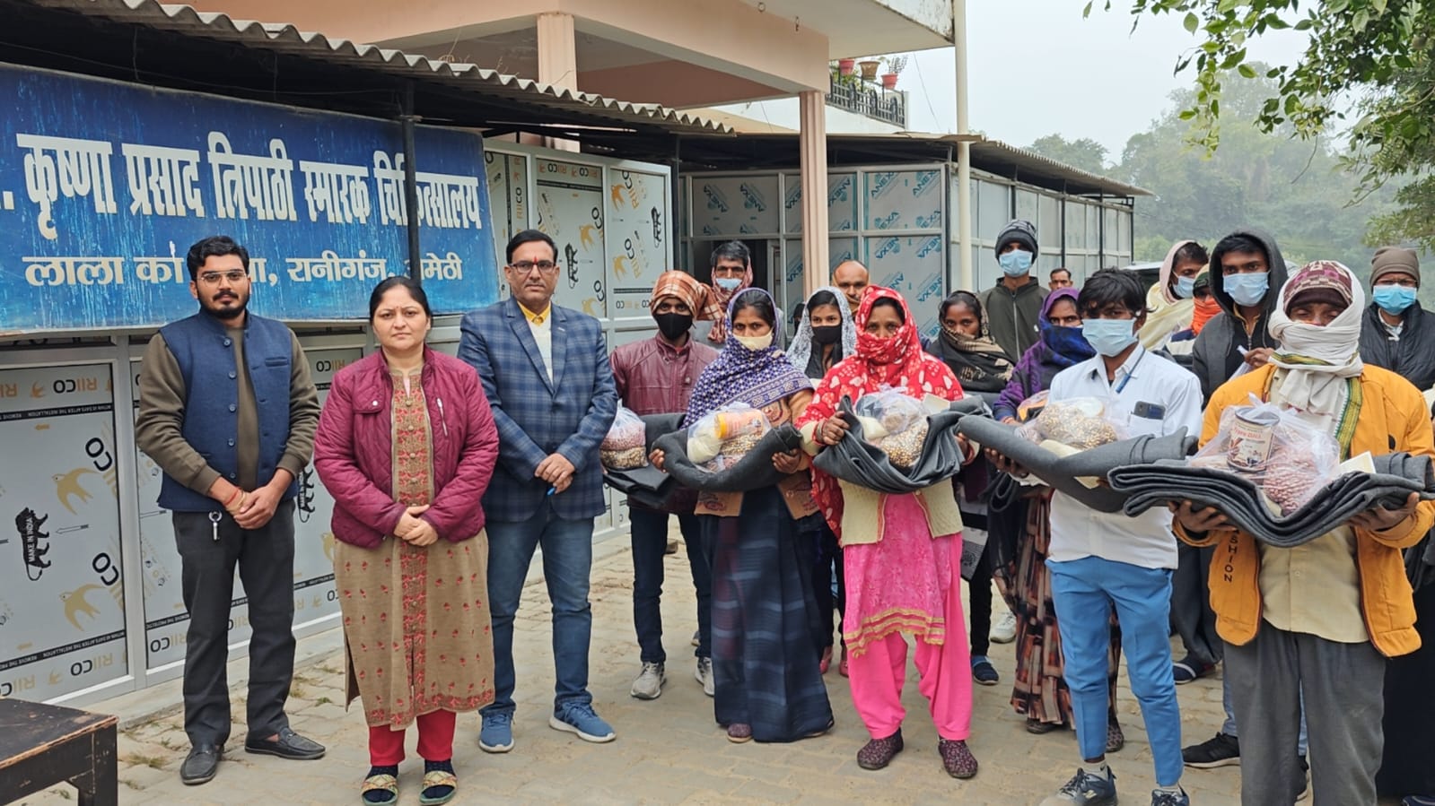 गरीबों की मसीहा डॉ. प्रज्ञा बाजपेई ने टीबी मरीजों को दिया नया जीवन, वितरित किए पोषण आहार और कंबल