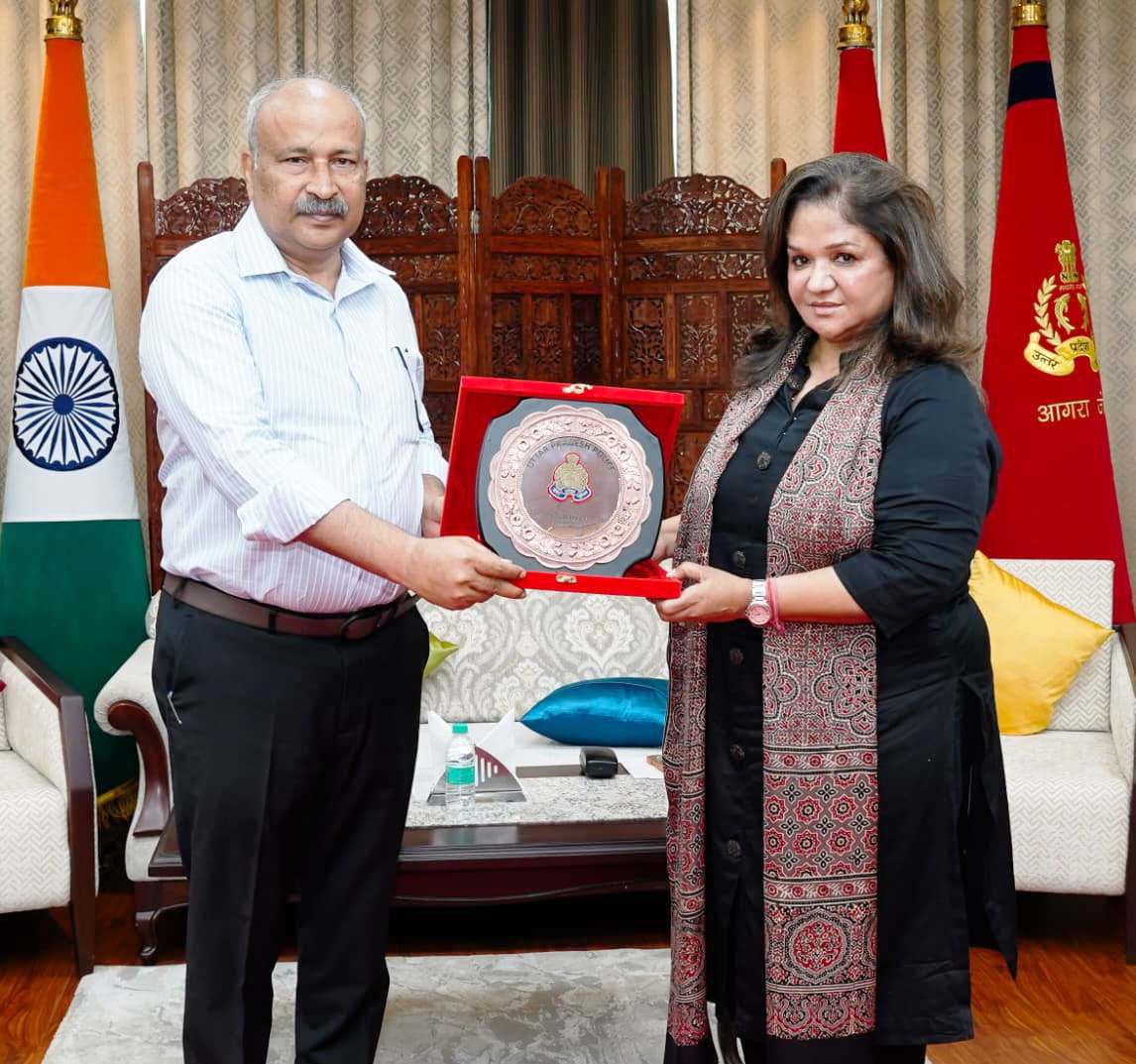 अधिवर्षता आयु पूर्ण कर सेवानिवृत्त होने वाले आई0पी0एस0 अधिकारीगण का विदाई समारोह