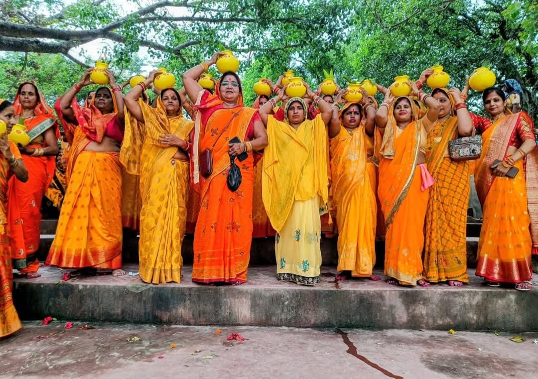 जगदीशपुर में श्रीमद्भागवत कथा का शुभारंभ, भव्य कलश यात्रा में उमड़ा श्रद्धा का सैलाब