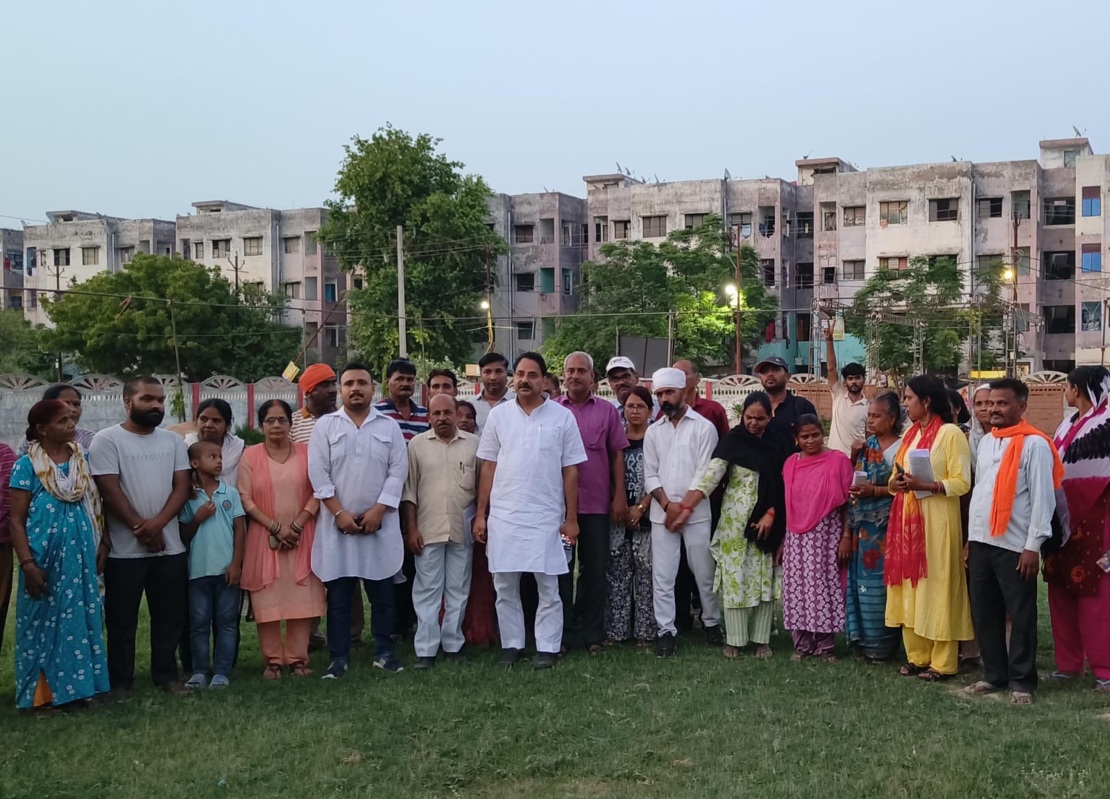 सदरैन में जनसुनवाई का आयोजन, विधायक प्रतिनिधियों ने सुनीं क्षेत्रवासियों की समस्याएं