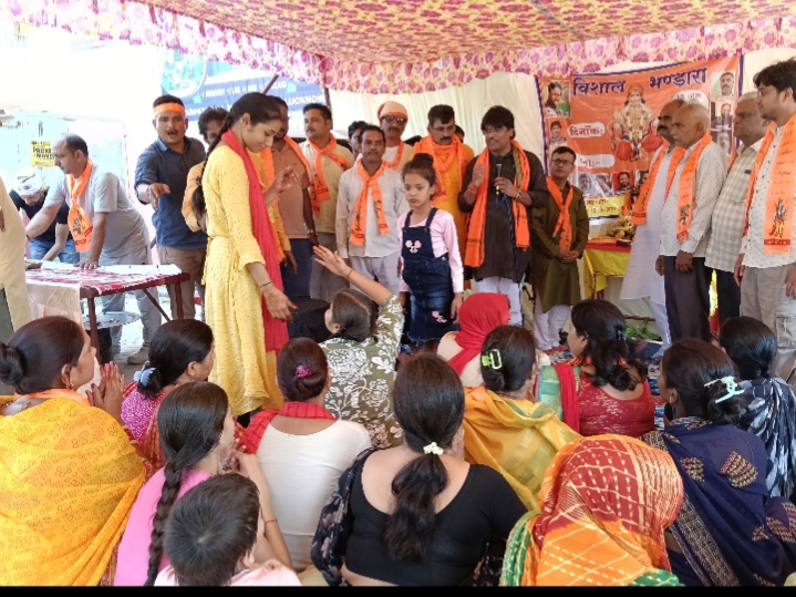 ज्येष्ठ माह के पावन शनिवार पर विशाल भंडारे का आयोजन, भक्तिमय माहौल में उमड़ी श्रद्धालुओं की भीड़